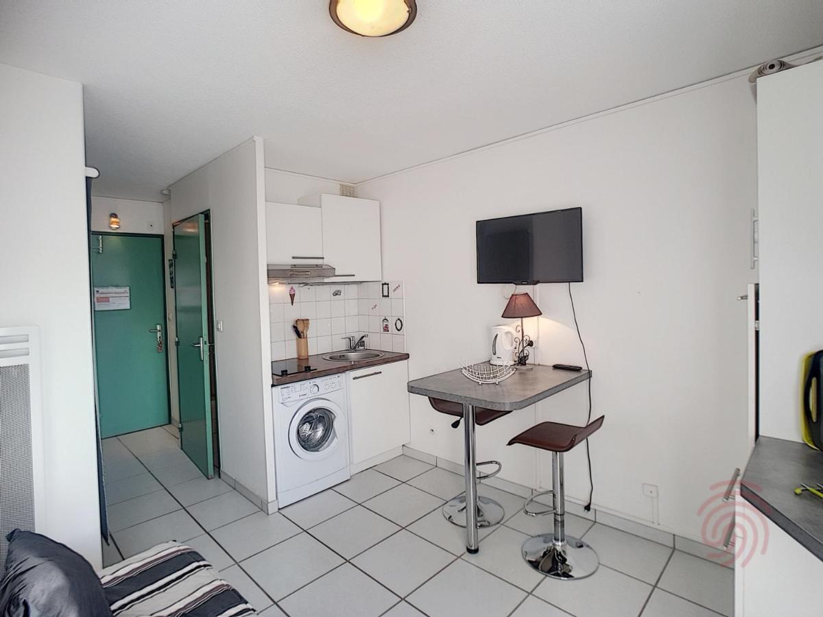 Studio Renove Avec Balcon, Animaux Acceptes, Wifi, A 650M Des Thermes - Fr-1-451-92 ลามาลูส์-เลส์-แบ็งส์ ภายนอก รูปภาพ