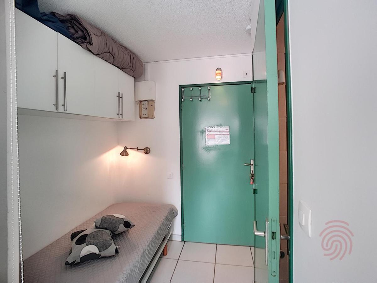 Studio Renove Avec Balcon, Animaux Acceptes, Wifi, A 650M Des Thermes - Fr-1-451-92 ลามาลูส์-เลส์-แบ็งส์ ภายนอก รูปภาพ