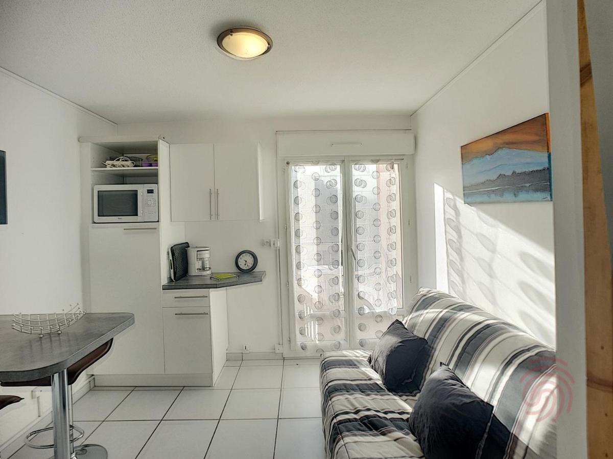 Studio Renove Avec Balcon, Animaux Acceptes, Wifi, A 650M Des Thermes - Fr-1-451-92 ลามาลูส์-เลส์-แบ็งส์ ภายนอก รูปภาพ