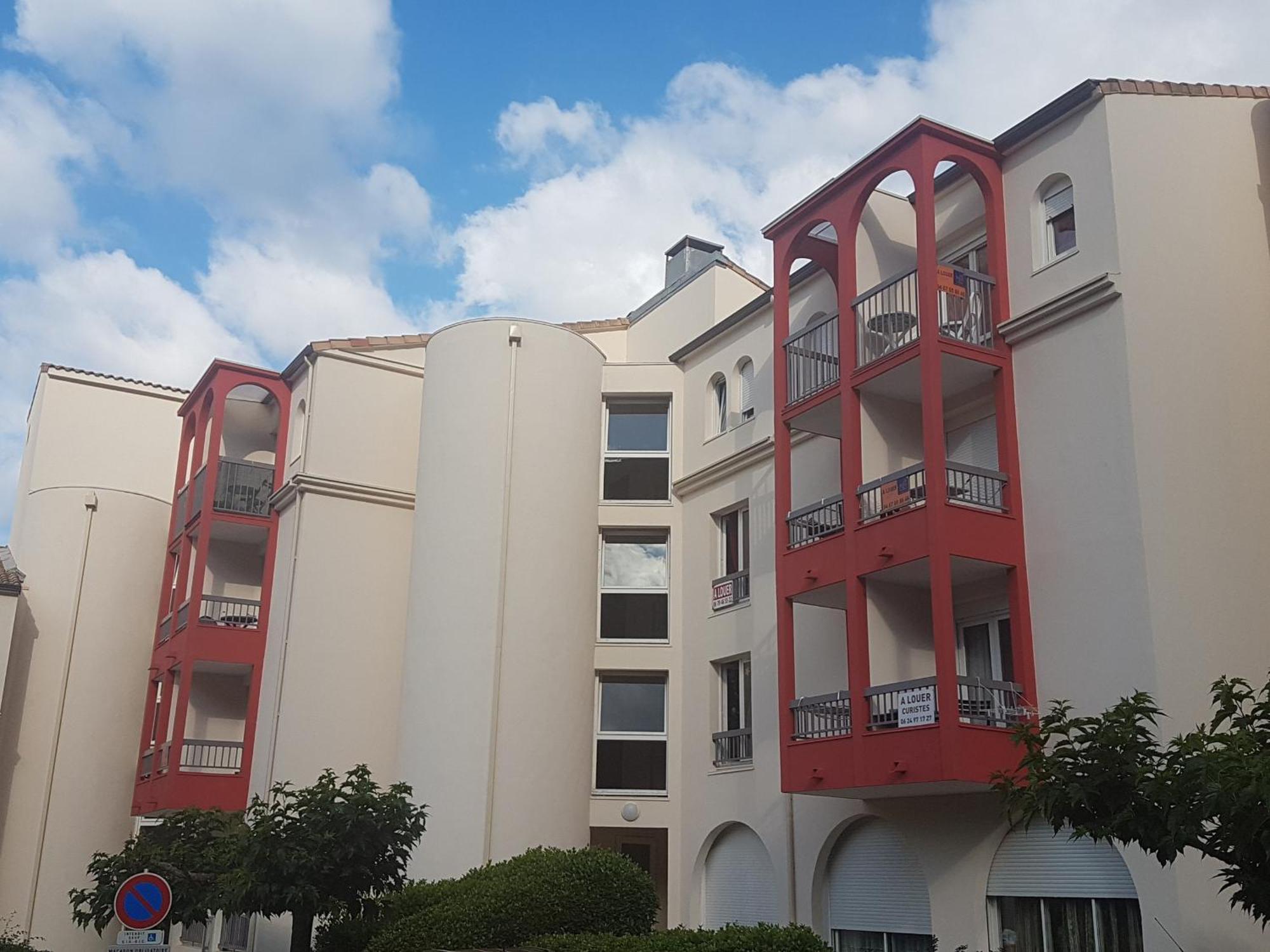 Studio Renove Avec Balcon, Animaux Acceptes, Wifi, A 650M Des Thermes - Fr-1-451-92 ลามาลูส์-เลส์-แบ็งส์ ภายนอก รูปภาพ